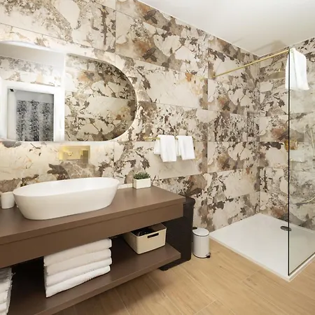 Patron Вилла Каштела