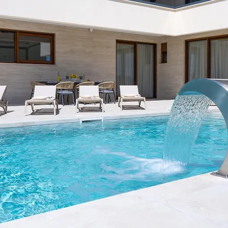 Patron * Каштела