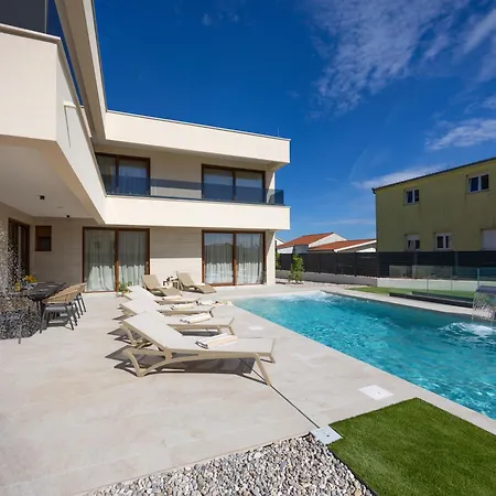 Patron Каштела