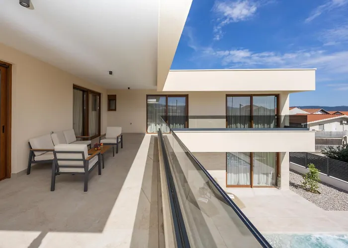 Patron Villa *