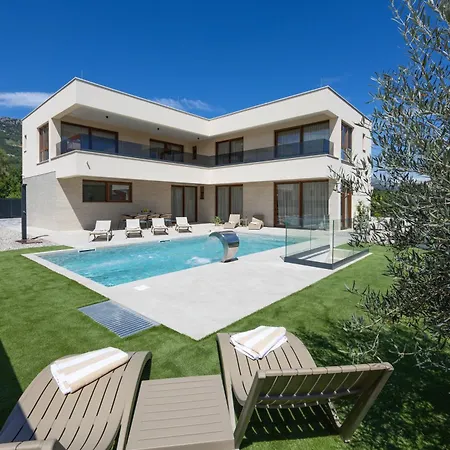 Patron Villa *