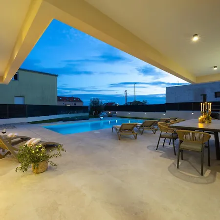 Patron Villa