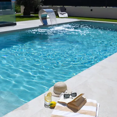 Patron Villa